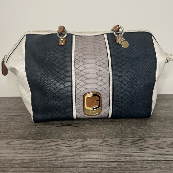 GUESS Satchel Handbag - Picture 4 of 11